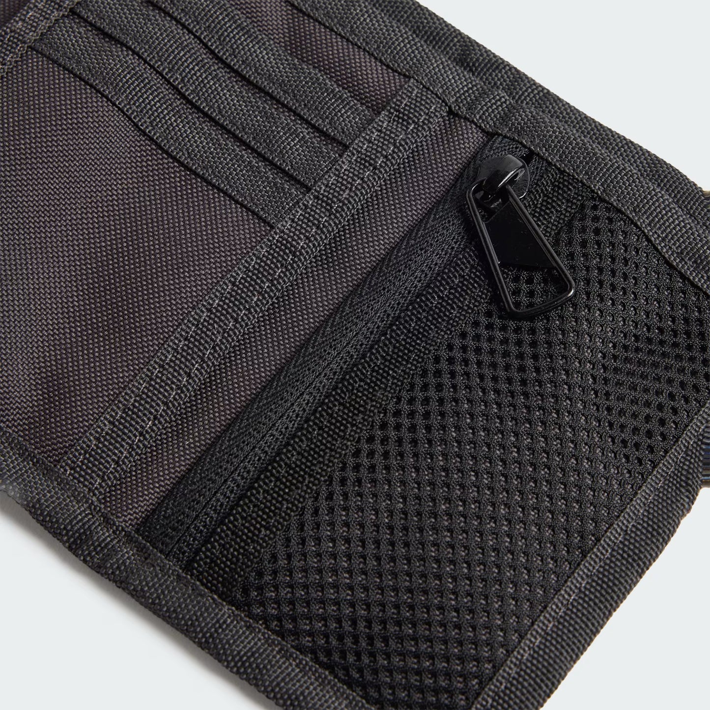 AUDI REVOLUT F1 TEAM DNA WALLET KV6511 ORIGINAL